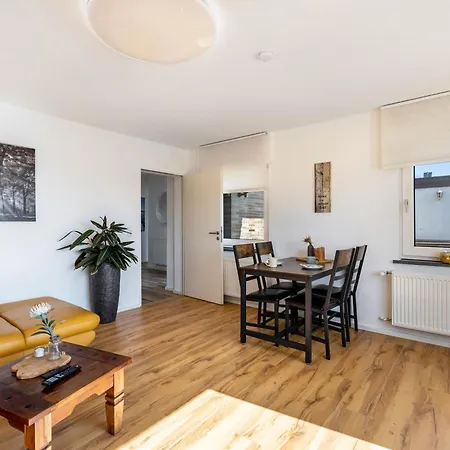 Frank Apartment